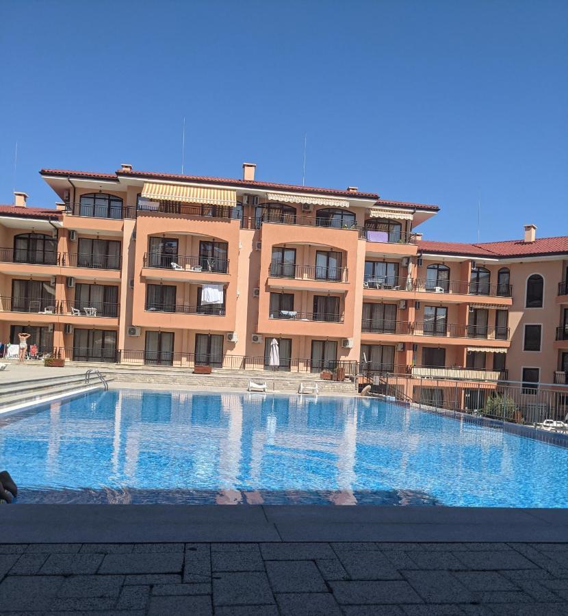 Sunny Star Dreams Condo W Prime Location, Pool, Sea View Sveti Vlas Exterior photo