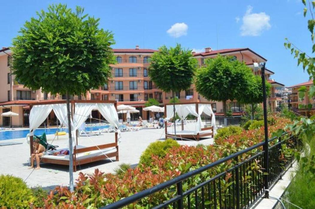 Sunny Star Dreams Condo W Prime Location, Pool, Sea View Sveti Vlas Exterior photo